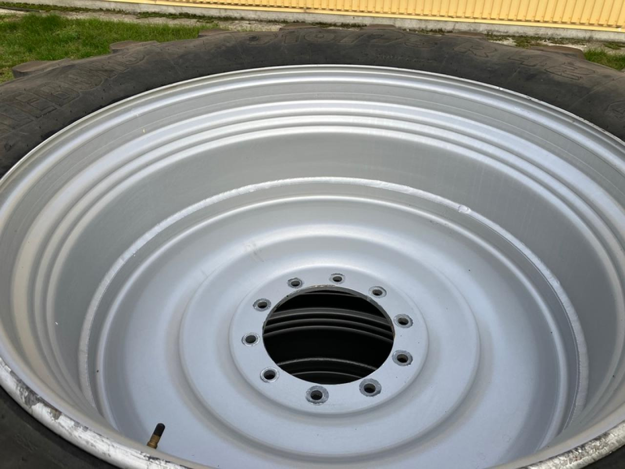 Trelleborg 710/75R42 TM900 - צמיג: תמונה 3 Trelleborg 710/75R42 TM900 - צמיג: תמונה 3