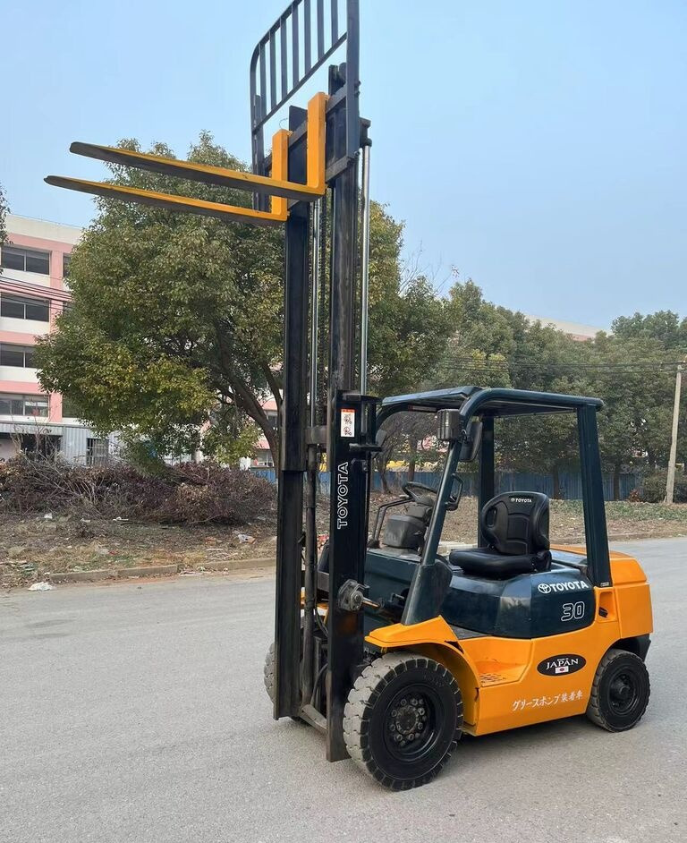 Toyota 7FD30 8FD30 7FD35 3ton 5ton forklift for sale - מלגזת סולר: תמונה 1 Toyota 7FD30 8FD30 7FD35 3ton 5ton forklift for sale - מלגזת סולר: תמונה 1