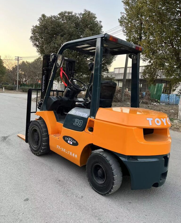 Toyota 7FD30 8FD30 7FD35 3ton 5ton forklift for sale - מלגזת סולר: תמונה 3 Toyota 7FD30 8FD30 7FD35 3ton 5ton forklift for sale - מלגזת סולר: תמונה 3