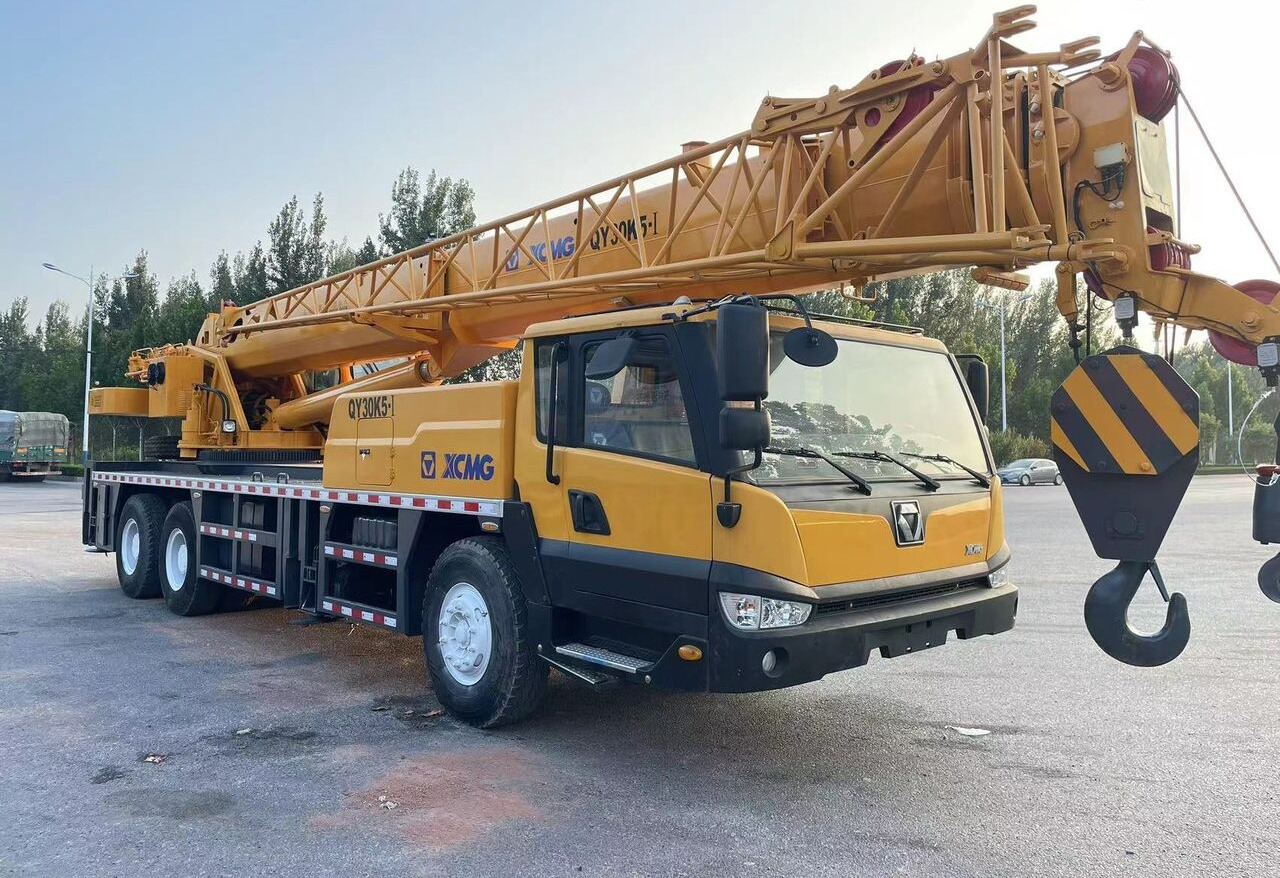XCMG QY30K5-1 - עגורן נייד: תמונה 2 XCMG QY30K5-1 - עגורן נייד: תמונה 2