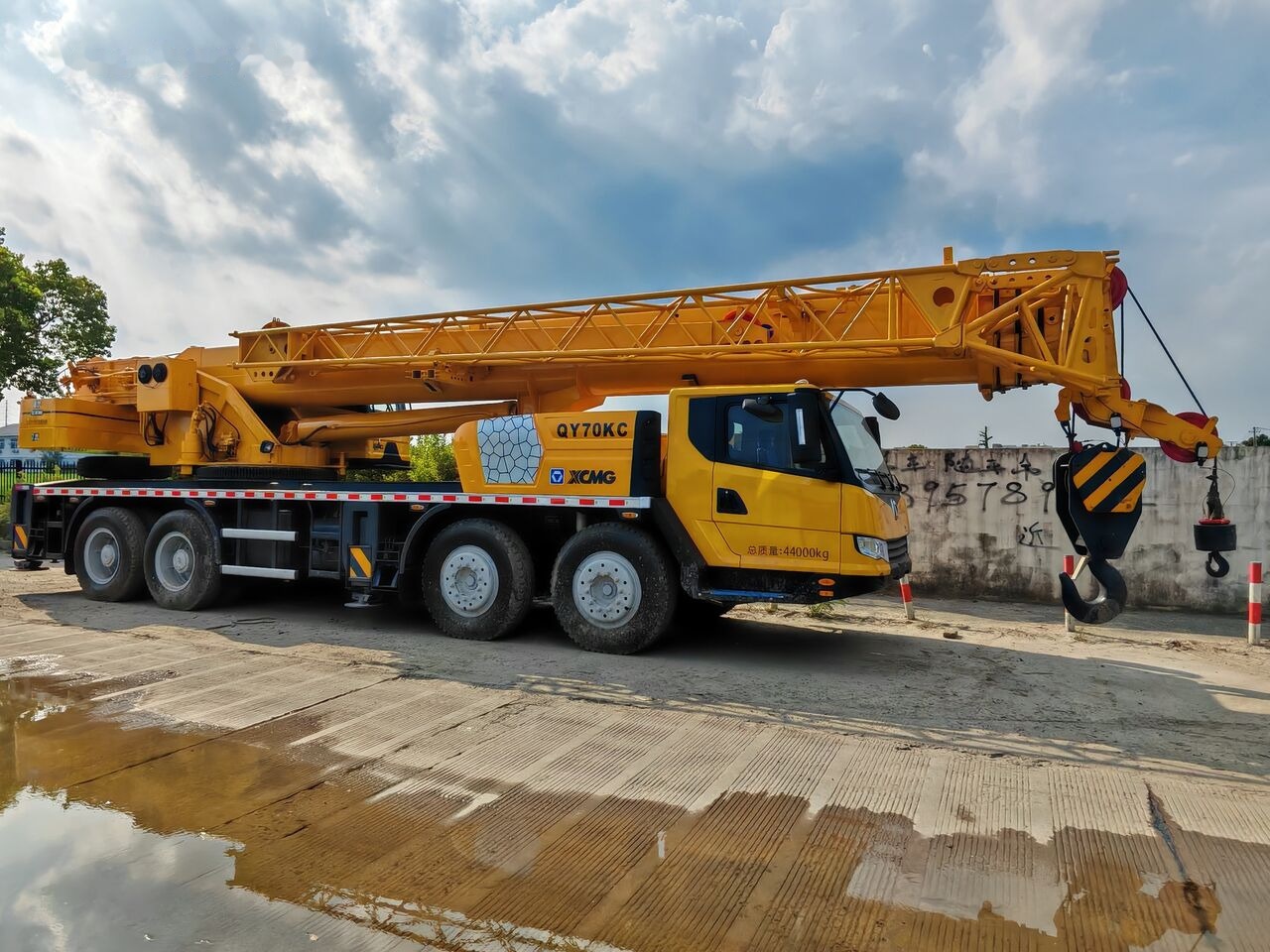XCMG QY70KC - עגורן נייד: תמונה 1 XCMG QY70KC - עגורן נייד: תמונה 1