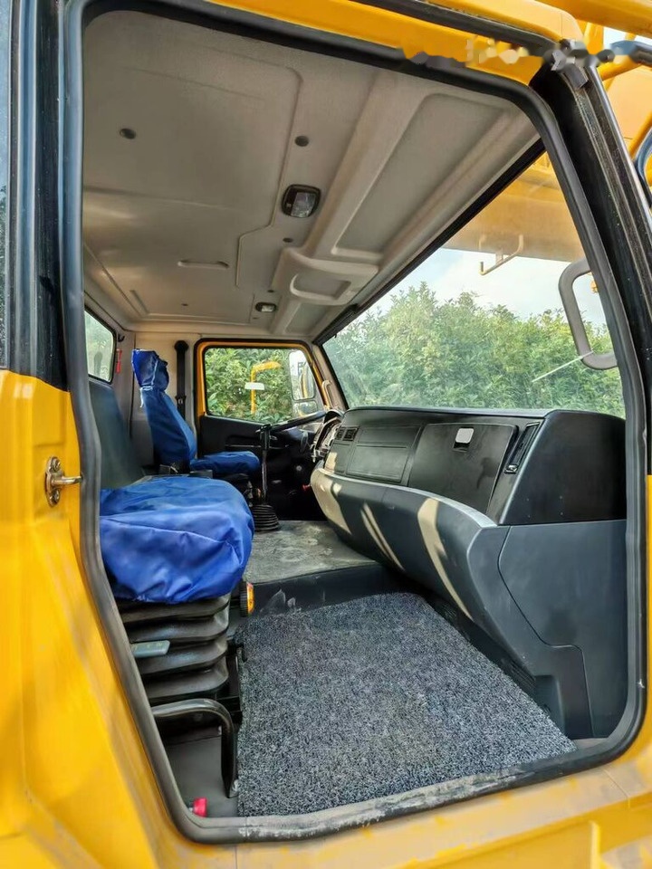 עגורן נייד XCMG XCT25 XCT35 25T 25ton 35T 35ton 50 60 70 80: תמונה 6 עגורן נייד XCMG XCT25 XCT35 25T 25ton 35T 35ton 50 60 70 80: תמונה 6