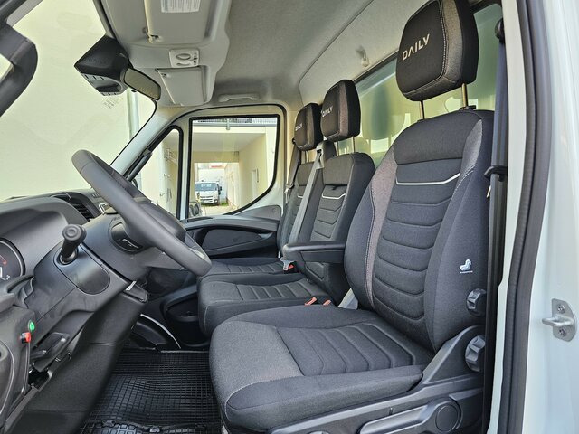 IVECO Daily 35S18 3.0 Koffer LBW Bär ACC LED sofort! - כלי רכב מסחרי עם תיבה: תמונה 2 IVECO Daily 35S18 3.0 Koffer LBW Bär ACC LED sofort! - כלי רכב מסחרי עם תיבה: תמונה 2