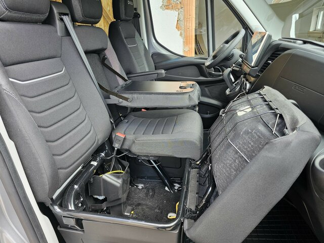 כלי רכב מסחרי עם לוח, כלי רכב מסחרי קומבי IVECO Daily 35S18HA8V DOKA Snoeks Mixto Hi-Matic 16m³: תמונה 15