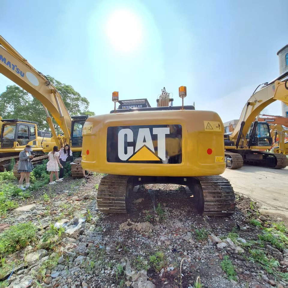 CAT 320D used excavator - מחפר סורק: תמונה 2 CAT 320D used excavator - מחפר סורק: תמונה 2
