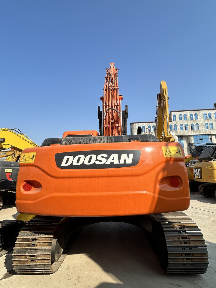DOOSAN Doosan DX225LC Crawler excavator - מחפר סורק: תמונה 3 DOOSAN Doosan DX225LC Crawler excavator - מחפר סורק: תמונה 3