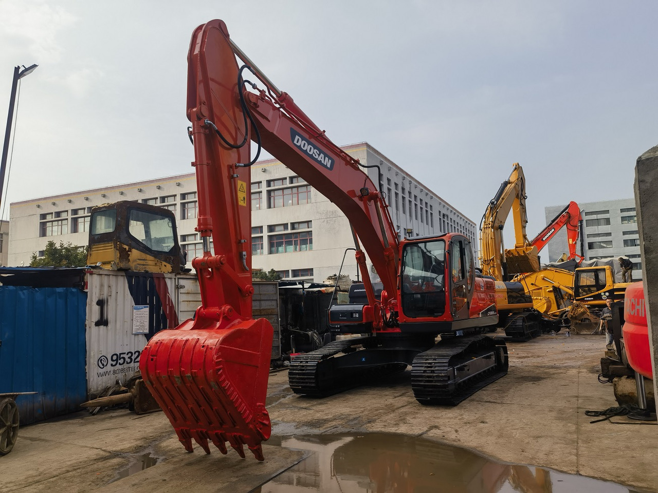 DOOSAN Doosan DX225LC Crawler excavator - מחפר סורק: תמונה 1 DOOSAN Doosan DX225LC Crawler excavator - מחפר סורק: תמונה 1
