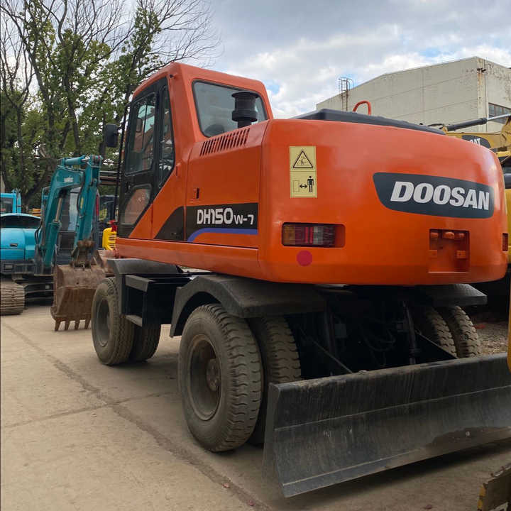 Doosan 150W-7 used wheel excavators Doosan 150W-7 secondhand machine for sale - מחפר סורק: תמונה 1 Doosan 150W-7 used wheel excavators Doosan 150W-7 secondhand machine for sale - מחפר סורק: תמונה 1