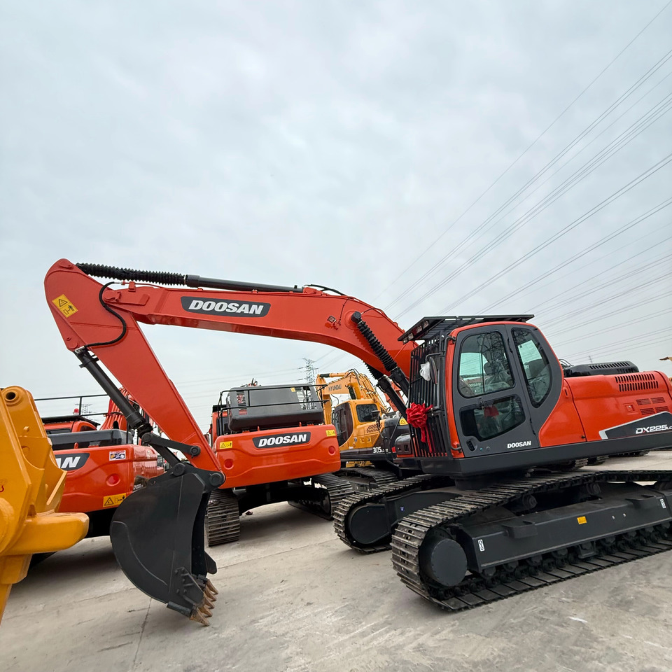 Doosan Dx225 Crawler Excavator - מחפר סורק: תמונה 4 Doosan Dx225 Crawler Excavator - מחפר סורק: תמונה 4