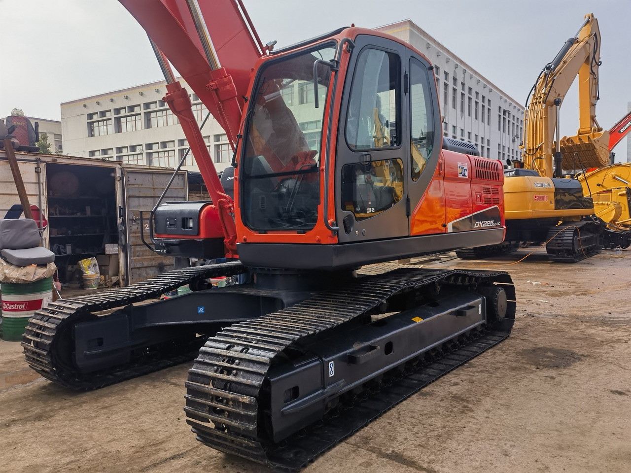 Doosan Dx225 Crawler Excavator - מחפר סורק: תמונה 2 Doosan Dx225 Crawler Excavator - מחפר סורק: תמונה 2