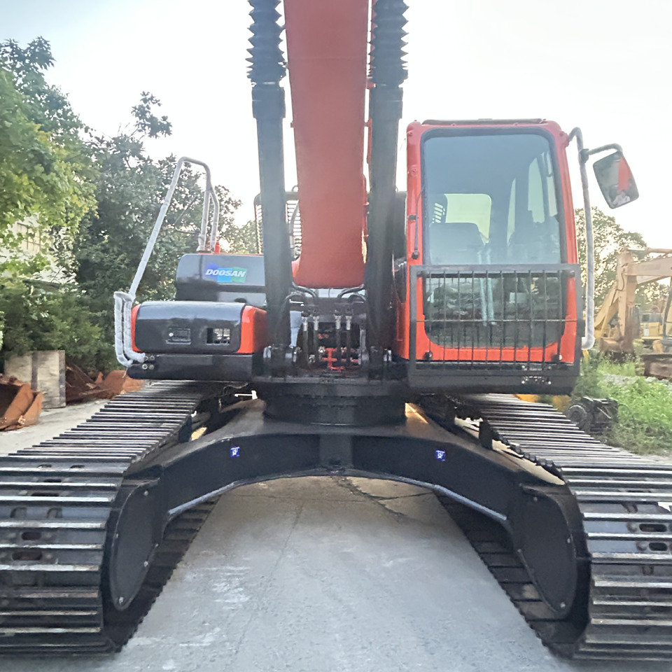 Doosan Dx300LC-9C Crawler Excavator - מחפר סורק: תמונה 2 Doosan Dx300LC-9C Crawler Excavator - מחפר סורק: תמונה 2