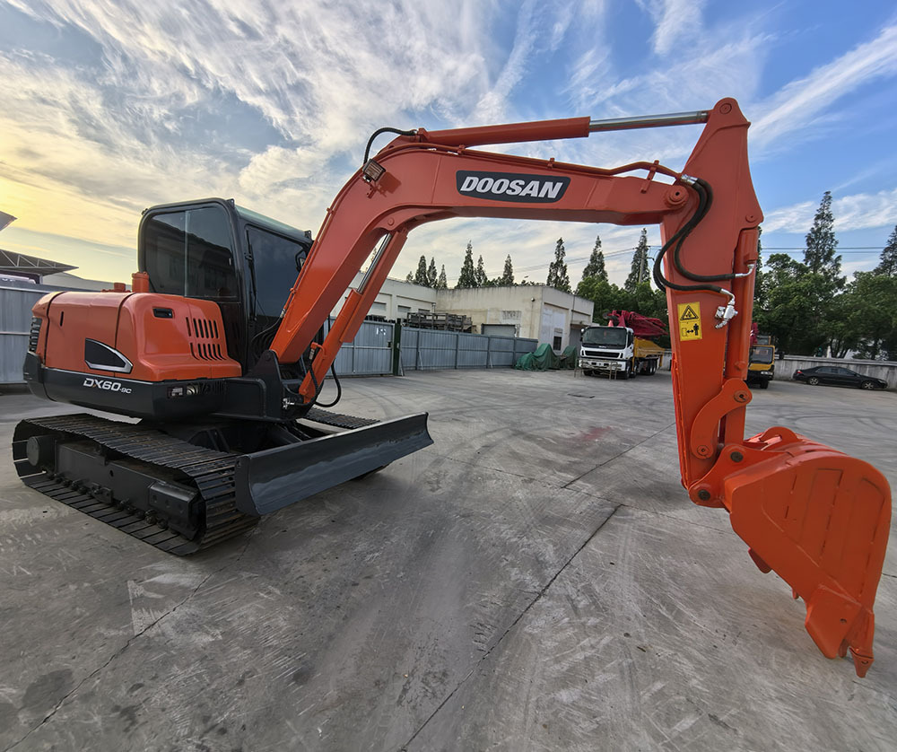 Doosan Dx60 Crawler Excavator - מחפר סורק: תמונה 3 Doosan Dx60 Crawler Excavator - מחפר סורק: תמונה 3
