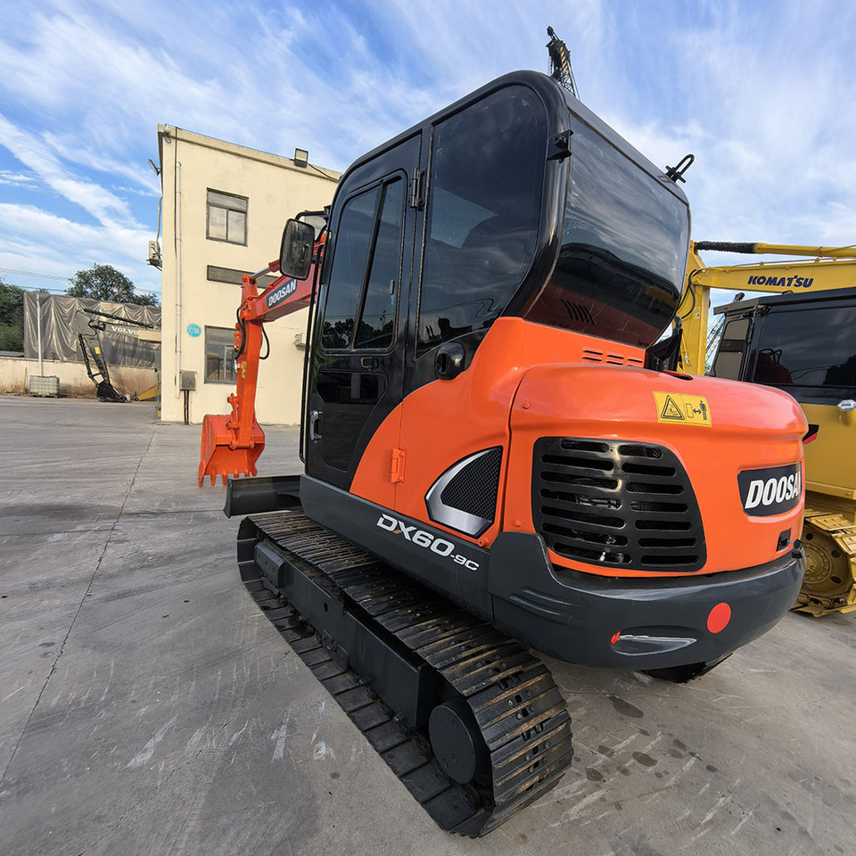 Doosan Dx60 Crawler Excavator - מחפר סורק: תמונה 4 Doosan Dx60 Crawler Excavator - מחפר סורק: תמונה 4