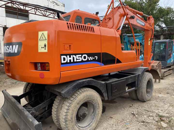 Doosan used excavators 150W-7 210W-7 12 ton mini excavators wheel excavators for sale - מחפר סורק: תמונה 2 Doosan used excavators 150W-7 210W-7 12 ton mini excavators wheel excavators for sale - מחפר סורק: תמונה 2