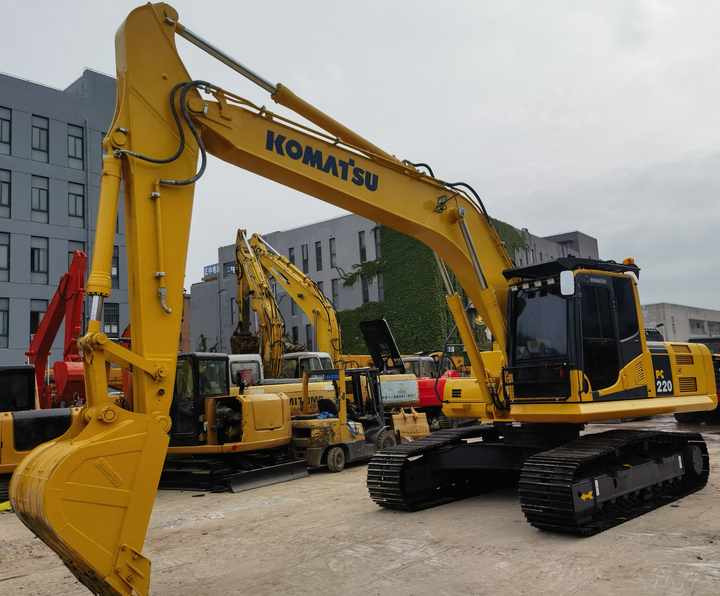 Good Condition Komatsu PC220-8 Original Japan Cheap Used Excavators used excavator machines - מחפר סורק: תמונה 4 Good Condition Komatsu PC220-8 Original Japan Cheap Used Excavators used excavator machines - מחפר סורק: תמונה 4