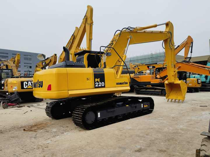 Good Condition Komatsu PC220-8 Original Japan Cheap Used Excavators used excavator machines - מחפר סורק: תמונה 2 Good Condition Komatsu PC220-8 Original Japan Cheap Used Excavators used excavator machines - מחפר סורק: תמונה 2