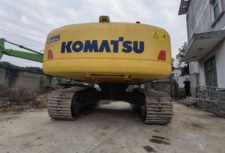 Good Condition second hand Komatsu PC220-8 Original Japan Cheap Used Excavators for sale in shanghai - מחפר סורק: תמונה 2 Good Condition second hand Komatsu PC220-8 Original Japan Cheap Used Excavators for sale in shanghai - מחפר סורק: תמונה 2