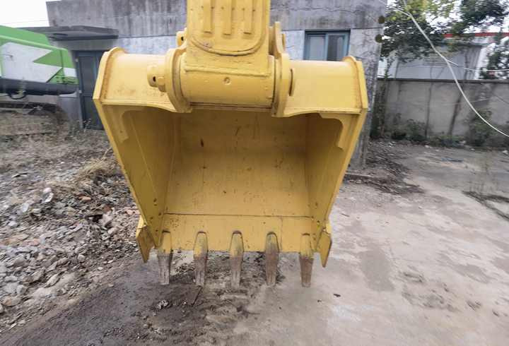 Good Condition second hand Komatsu PC220-8 Original Japan Cheap Used Excavators for sale in shanghai - מחפר סורק: תמונה 5 Good Condition second hand Komatsu PC220-8 Original Japan Cheap Used Excavators for sale in shanghai - מחפר סורק: תמונה 5