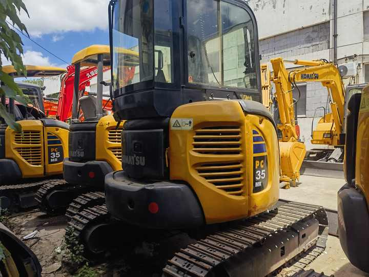 Good condition used excavator Komatsu PC35, Komatsu PC35MR-3 excavator with dozer, mini escavadora Komatsu - מחפר סורק: תמונה 2 Good condition used excavator Komatsu PC35, Komatsu PC35MR-3 excavator with dozer, mini escavadora Komatsu - מחפר סורק: תמונה 2