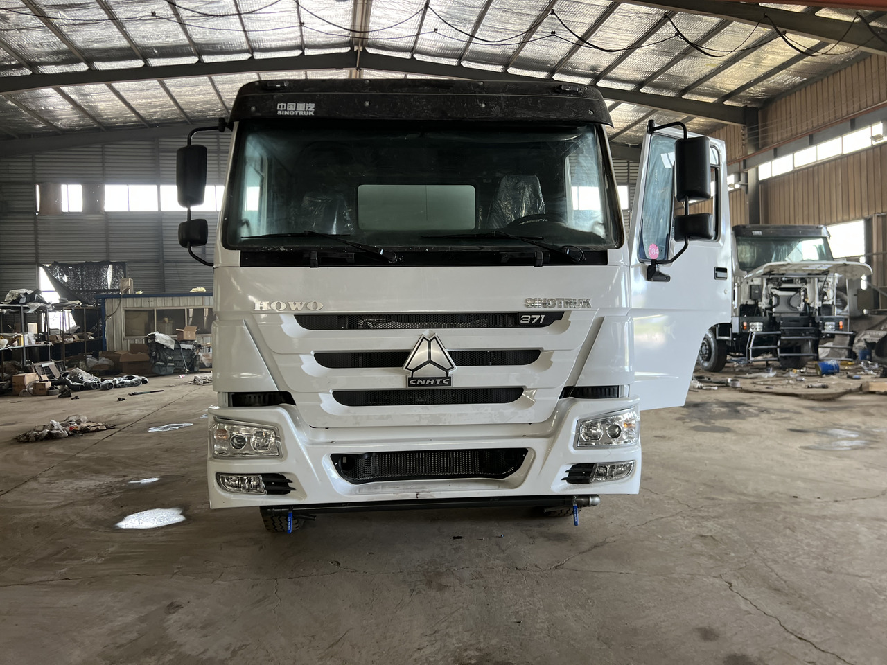 HOWO HOWO water tanker truck - משאית מכל: תמונה 3 HOWO HOWO water tanker truck - משאית מכל: תמונה 3