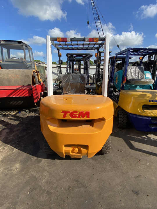 High Performance TCM 3ton Forklift second hand TCM FD30 forklift for sale in shanghai - מלגזת סולר: תמונה 5 High Performance TCM 3ton Forklift second hand TCM FD30 forklift for sale in shanghai - מלגזת סולר: תמונה 5