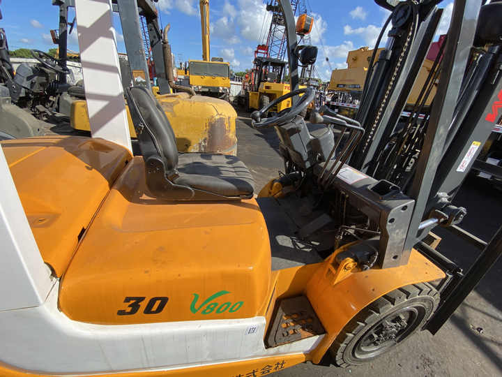 High Performance TCM 3ton Forklift second hand TCM FD30 forklift for sale in shanghai - מלגזת סולר: תמונה 3 High Performance TCM 3ton Forklift second hand TCM FD30 forklift for sale in shanghai - מלגזת סולר: תמונה 3