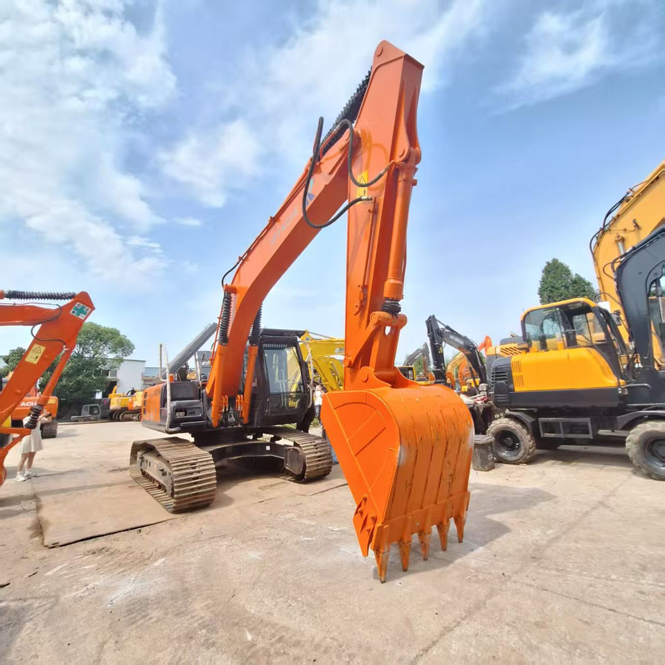 Hitachi ZX200 Excavator - מחפר סורק: תמונה 1 Hitachi ZX200 Excavator - מחפר סורק: תמונה 1