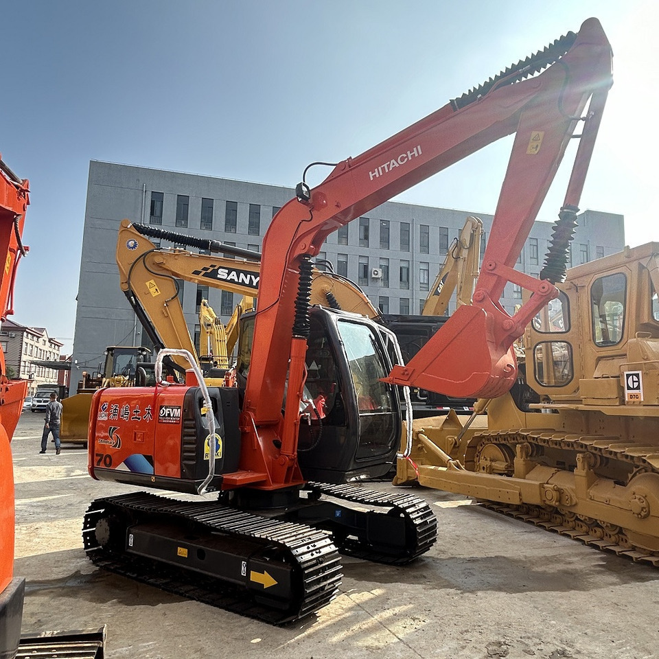 Hitachi ZX70 Excavator - מיני מחפר: תמונה 2 Hitachi ZX70 Excavator - מיני מחפר: תמונה 2