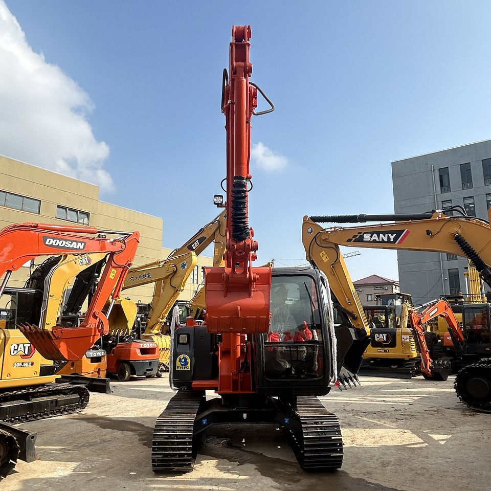 Hitachi ZX70 Excavator - מיני מחפר: תמונה 3 Hitachi ZX70 Excavator - מיני מחפר: תמונה 3