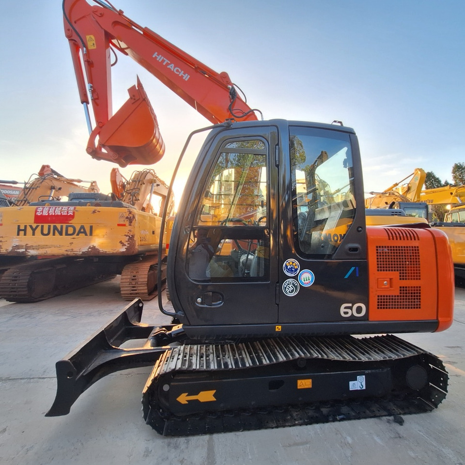 Hitachi ZX70 Excavator - מחפר סורק: תמונה 3 Hitachi ZX70 Excavator - מחפר סורק: תמונה 3