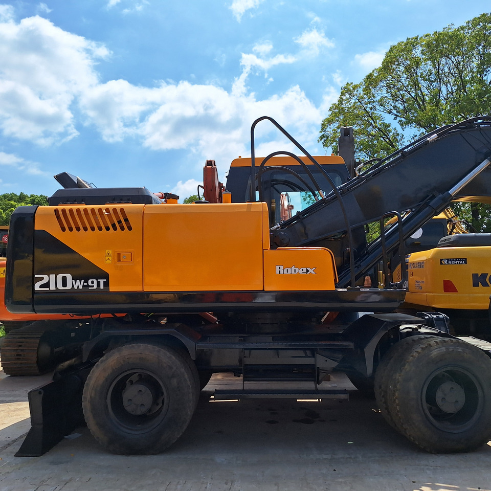 Hyundai 210w-9 wheel excavator - מחפר גלגלים: תמונה 4 Hyundai 210w-9 wheel excavator - מחפר גלגלים: תמונה 4