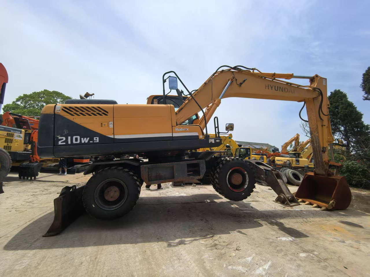 Hyundai 210w-9 wheel excavator - מחפר גלגלים: תמונה 4 Hyundai 210w-9 wheel excavator - מחפר גלגלים: תמונה 4
