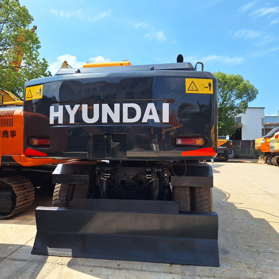 Hyundai 210w-9T wheel excavator - מחפר גלגלים: תמונה 2 Hyundai 210w-9T wheel excavator - מחפר גלגלים: תמונה 2