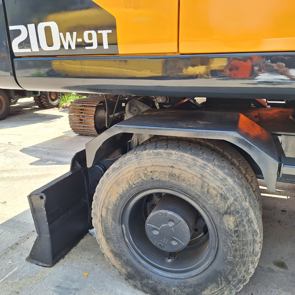 Hyundai 210w-9T wheel excavator - מחפר גלגלים: תמונה 5 Hyundai 210w-9T wheel excavator - מחפר גלגלים: תמונה 5