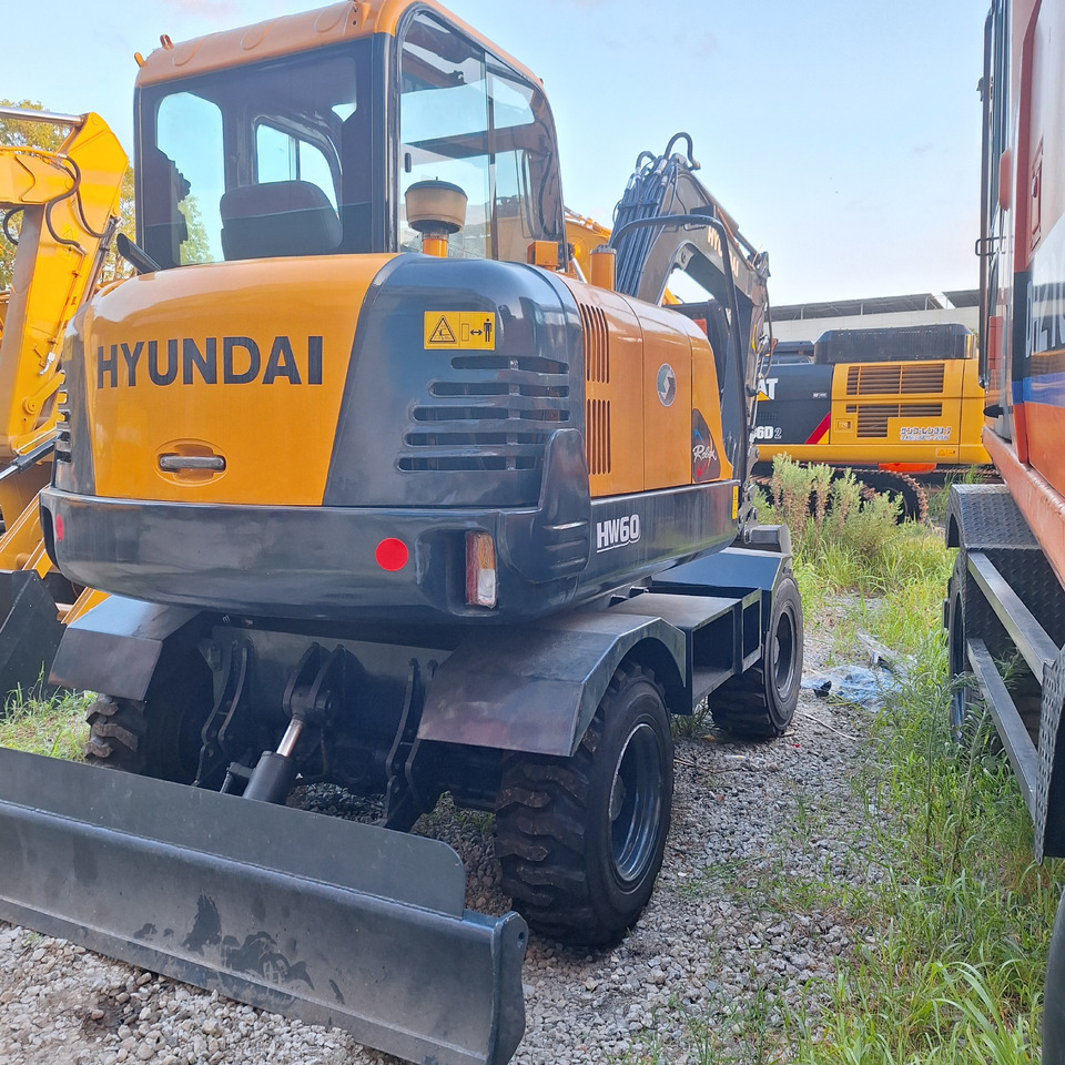 Hyundai 60vs excavator - מחפר גלגלים: תמונה 2 Hyundai 60vs excavator - מחפר גלגלים: תמונה 2