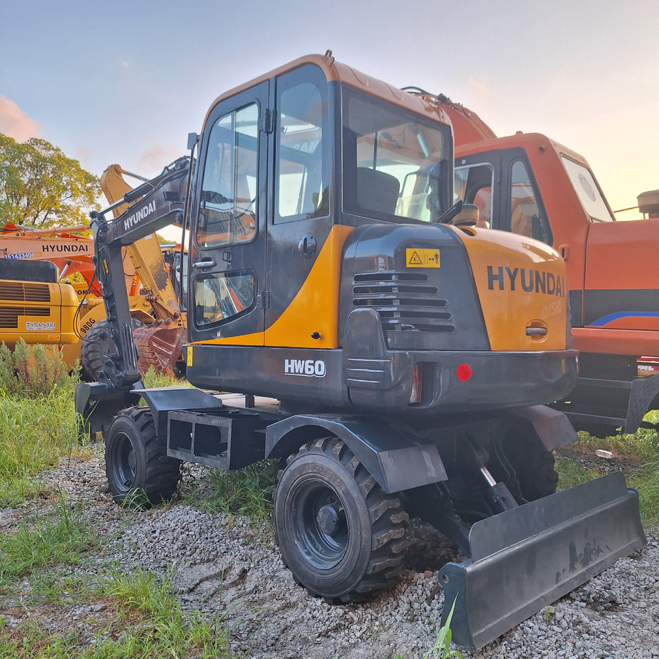 Hyundai 60vs excavator - מחפר גלגלים: תמונה 5 Hyundai 60vs excavator - מחפר גלגלים: תמונה 5