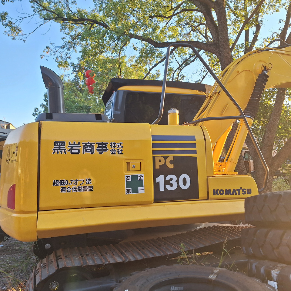 Komatsu PC130 Excavator - מחפר סורק: תמונה 1 Komatsu PC130 Excavator - מחפר סורק: תמונה 1