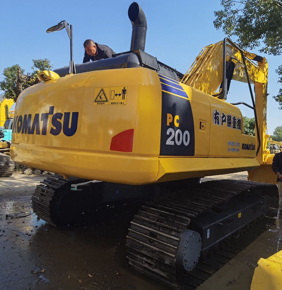 Komatsu PC200-8 Excavator - מחפר סורק: תמונה 2 Komatsu PC200-8 Excavator - מחפר סורק: תמונה 2