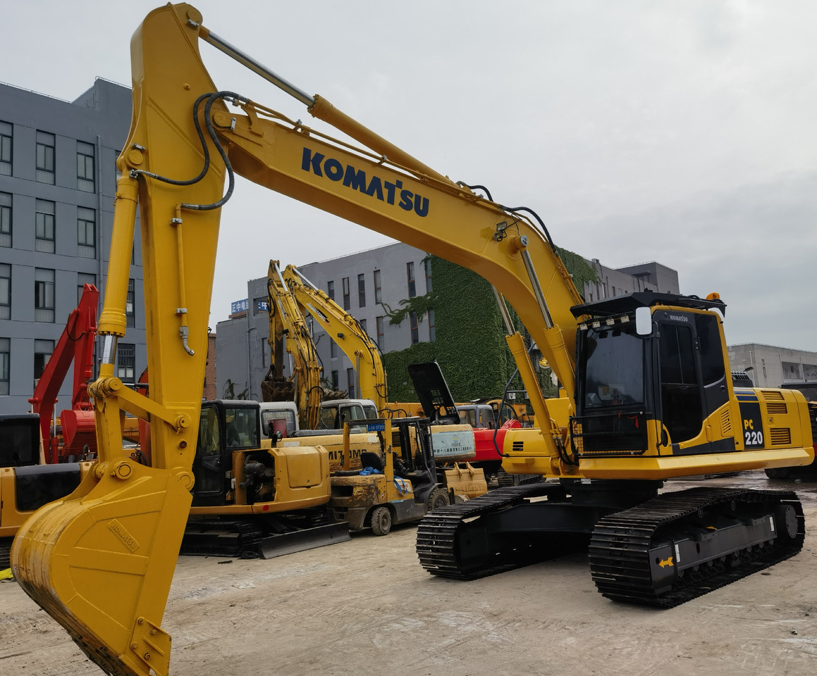 Komatsu PC220-8 Excavator - מחפר סורק: תמונה 3 Komatsu PC220-8 Excavator - מחפר סורק: תמונה 3