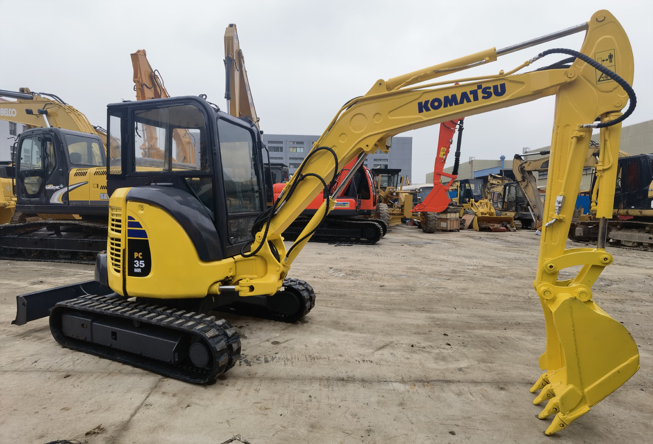 Komatsu PC35MR-3 Excavator - מחפר סורק: תמונה 3 Komatsu PC35MR-3 Excavator - מחפר סורק: תמונה 3