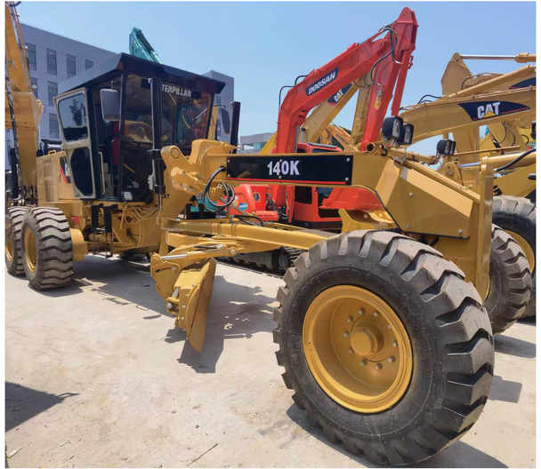 Made in Japan Motor grader used Caterpillar CAT 140k 140G 140K 12H on discount - מפלסת: תמונה 1 Made in Japan Motor grader used Caterpillar CAT 140k 140G 140K 12H on discount - מפלסת: תמונה 1