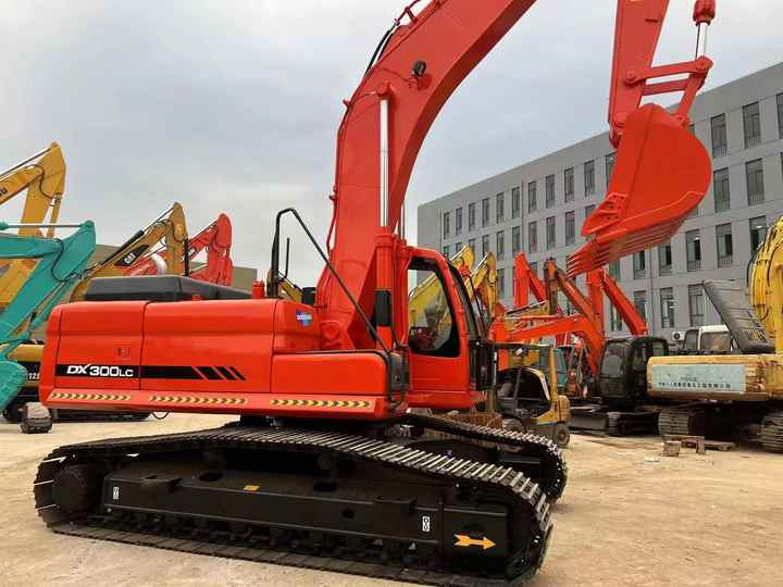 Original Korea Doosan Used Excavator 30 Ton Doosan DX300LC Crawler Excavator For Sale - מחפר סורק: תמונה 3 Original Korea Doosan Used Excavator 30 Ton Doosan DX300LC Crawler Excavator For Sale - מחפר סורק: תמונה 3