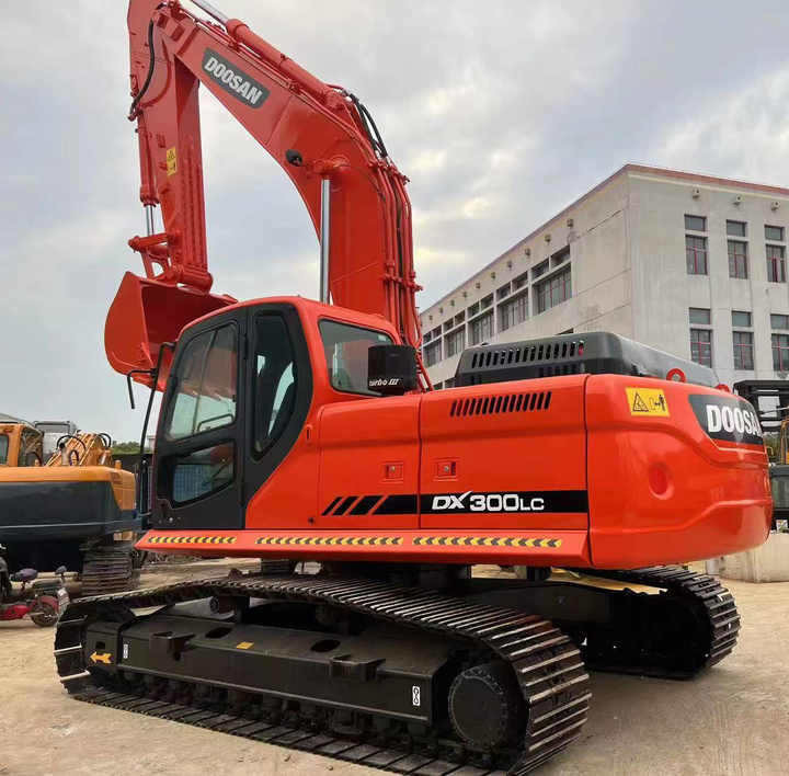 Original Korea Doosan Used Excavator 30 Ton Doosan DX300LC Crawler Excavator For Sale - מחפר סורק: תמונה 4 Original Korea Doosan Used Excavator 30 Ton Doosan DX300LC Crawler Excavator For Sale - מחפר סורק: תמונה 4