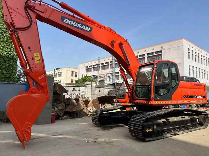 Original Korea Doosan Used Excavator 30 Ton Doosan DX300LC Crawler Excavator For Sale - מחפר סורק: תמונה 2 Original Korea Doosan Used Excavator 30 Ton Doosan DX300LC Crawler Excavator For Sale - מחפר סורק: תמונה 2