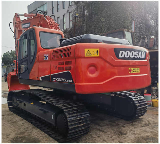 Original Korea made Used Doosan DX225LC DX225 Crawler Used Excavators 25t Working Good Model - מחפר סורק: תמונה 1 Original Korea made Used Doosan DX225LC DX225 Crawler Used Excavators 25t Working Good Model - מחפר סורק: תמונה 1