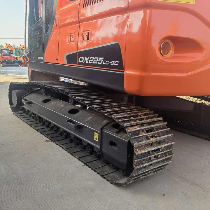 Original Used Excavators Doosan Dx225 Crawler Excavator 22 ton doosan DX22LC used Korea made Doosan excavator - מחפר סורק: תמונה 4 Original Used Excavators Doosan Dx225 Crawler Excavator 22 ton doosan DX22LC used Korea made Doosan excavator - מחפר סורק: תמונה 4