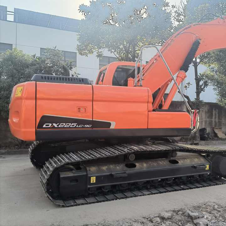 Original Used Excavators Doosan Dx225 Crawler Excavator 22 ton doosan DX22LC used Korea made Doosan excavator - מחפר סורק: תמונה 3 Original Used Excavators Doosan Dx225 Crawler Excavator 22 ton doosan DX22LC used Korea made Doosan excavator - מחפר סורק: תמונה 3