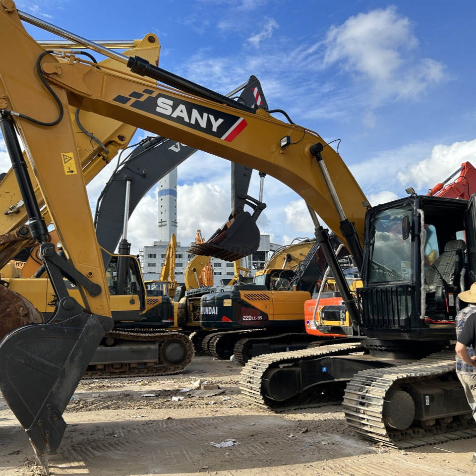 SANY 215C Excavator - מחפר סורק: תמונה 1 SANY 215C Excavator - מחפר סורק: תמונה 1