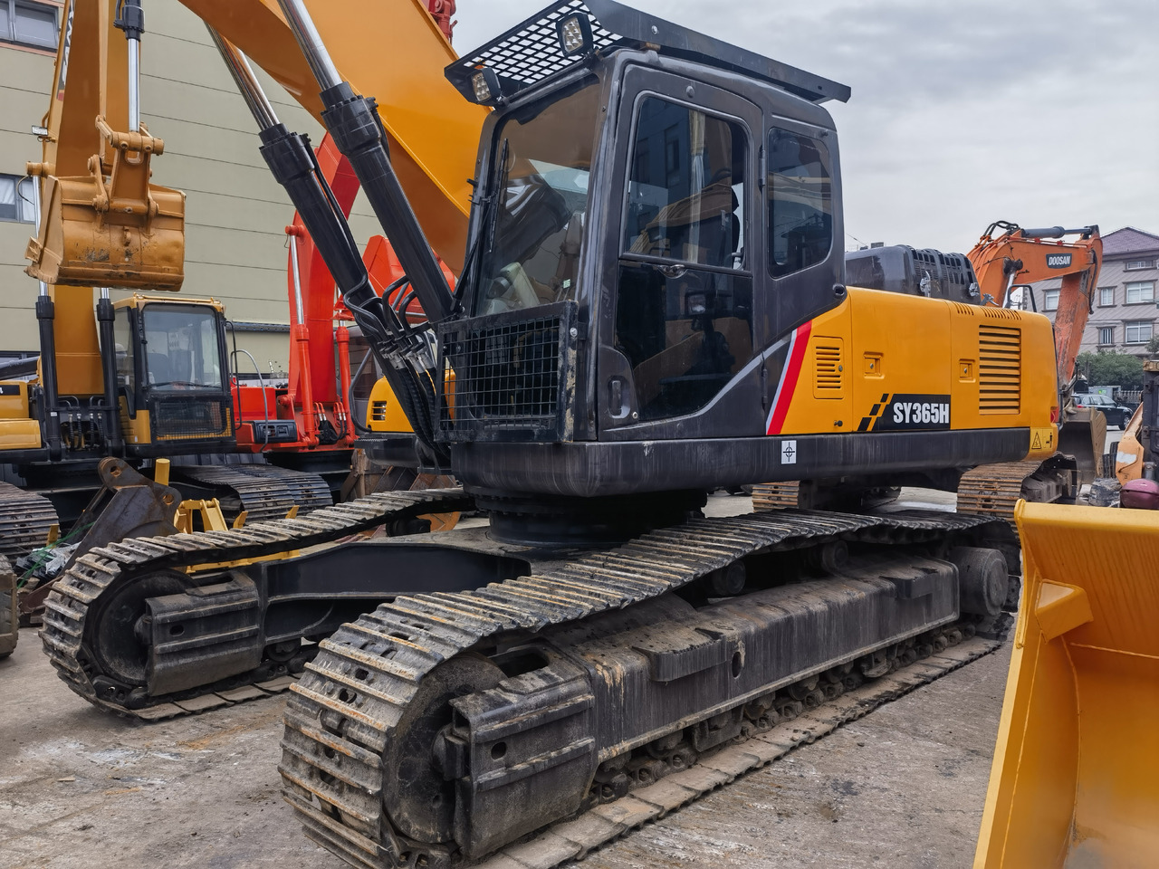SANY 365H Excavator - מחפר סורק: תמונה 1 SANY 365H Excavator - מחפר סורק: תמונה 1