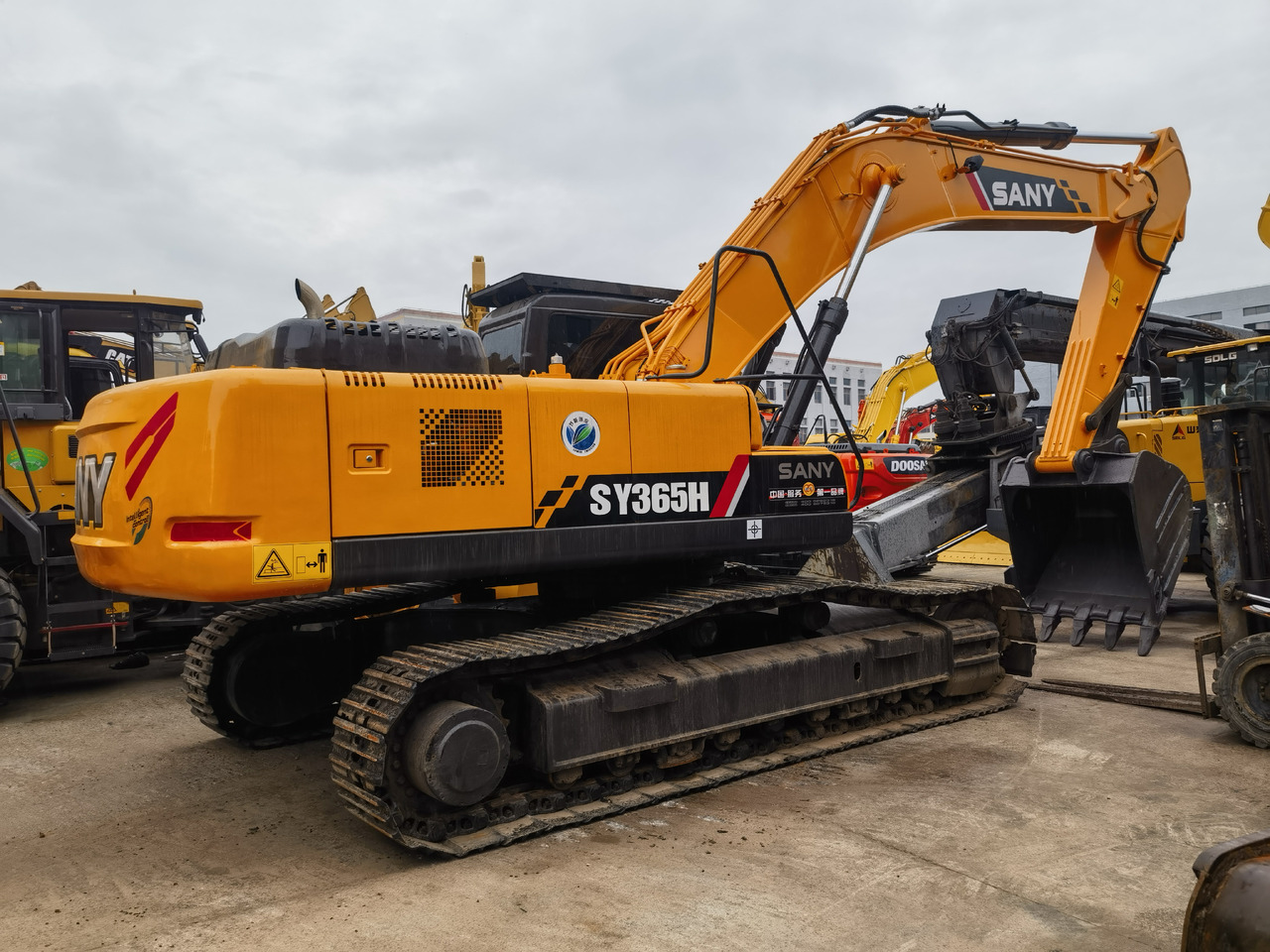 SANY 365H Excavator - מחפר סורק: תמונה 5 SANY 365H Excavator - מחפר סורק: תמונה 5